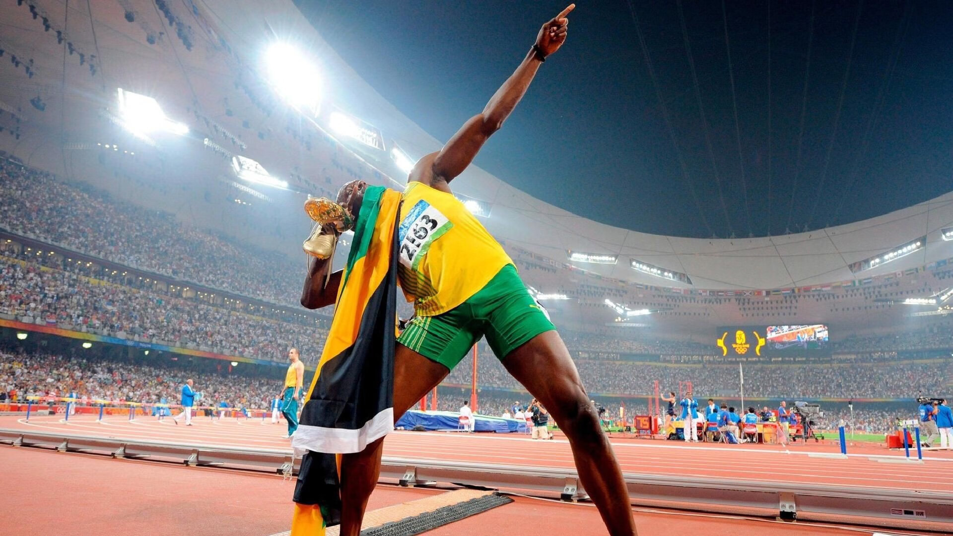 职业球员加入反种族歧视倡议展示足球正面力量，足球反种族歧视仪式