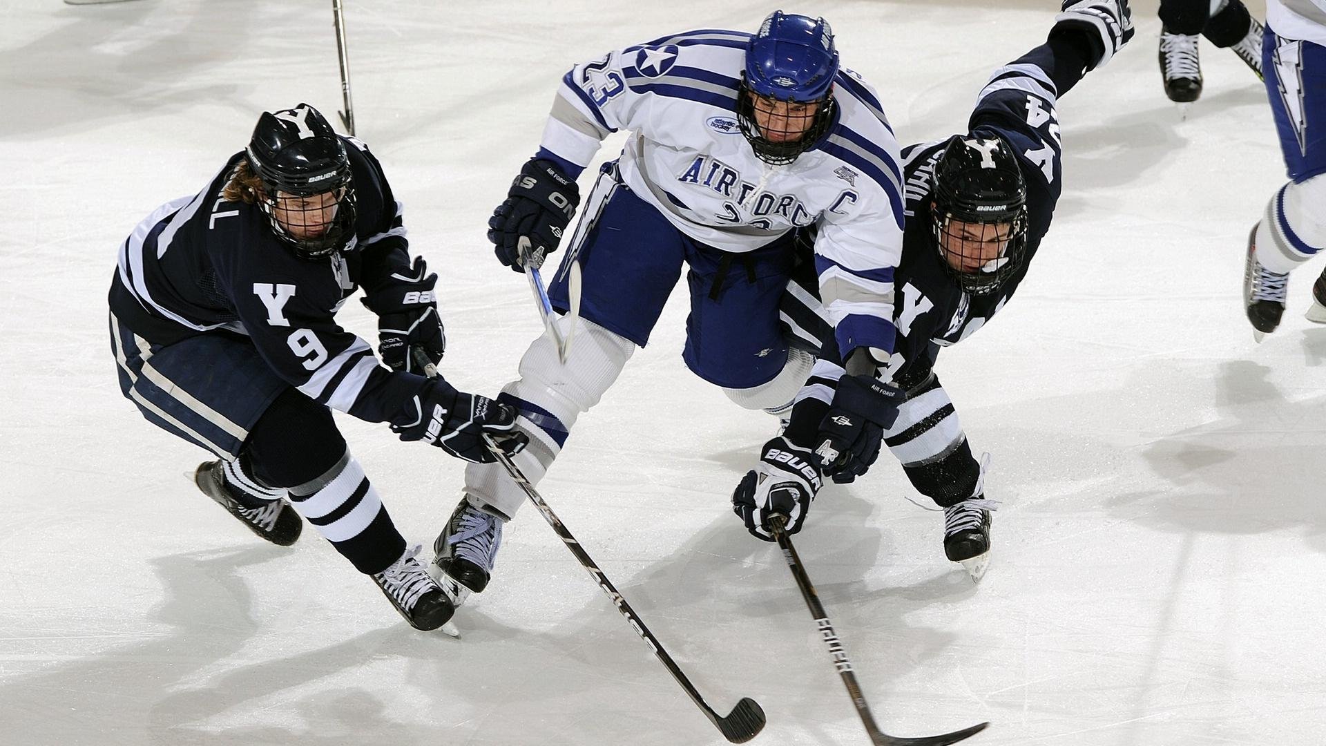 自动裁判和数据分析结合，比赛公平公正更上一层楼，自动裁判军旗