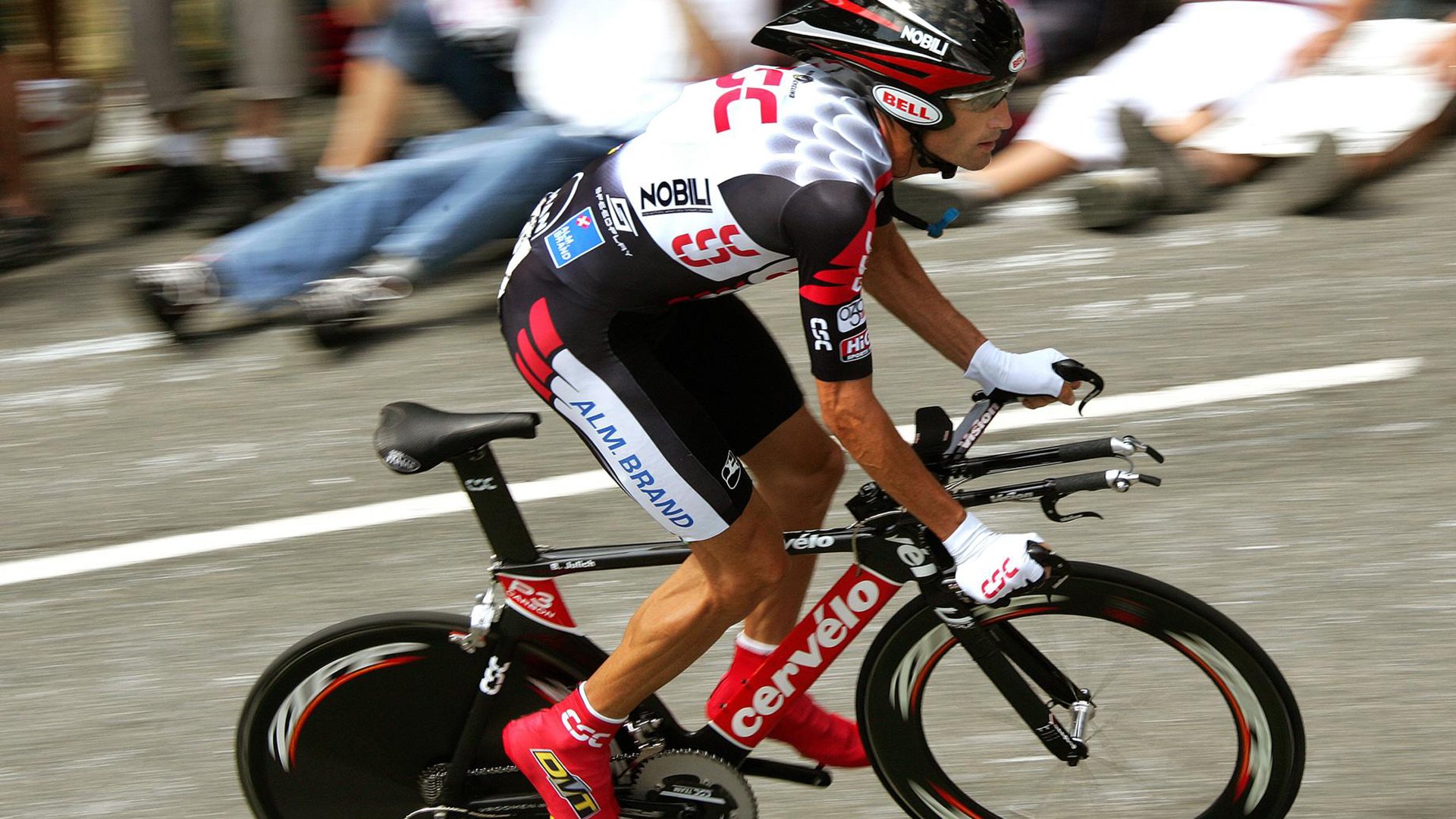 开云-德甲绝美远射：以技术征服全场，德甲最远进球纪录